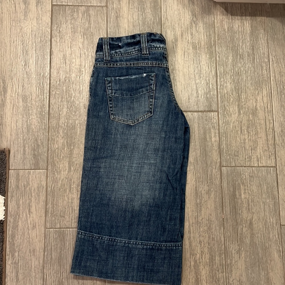 Cute American Outfitters shorts - Picture 2 of 3